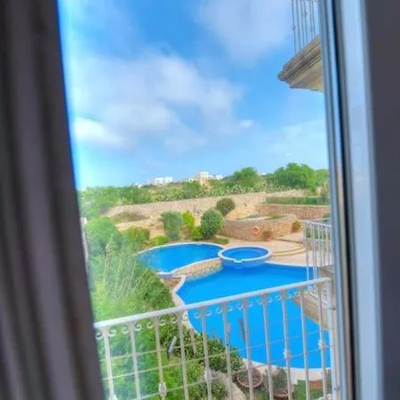 Spacious Apartment With Pool In Misrah Simar In Qala