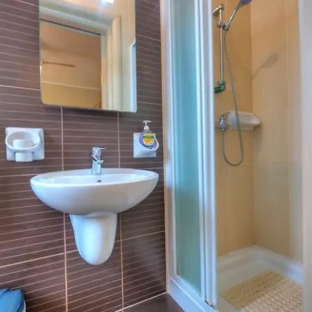 Spacious Apartment With Pool In Misrah Simar In Qala דירה Qala