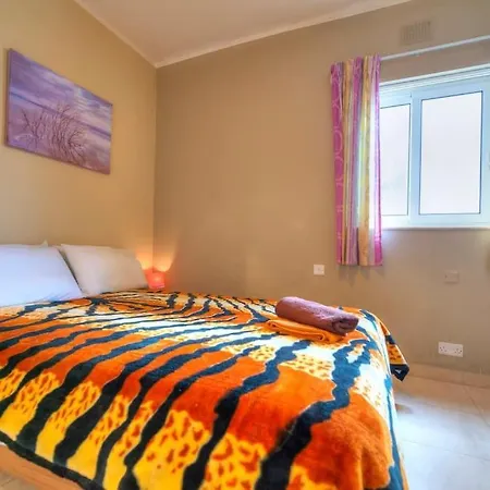 Spacious Apartment With Pool In Misrah Simar In Qala * Qala