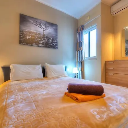 דירה Spacious Apartment With Pool In Misrah Simar In Qala *