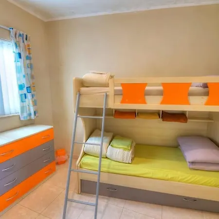 Spacious Apartment With Pool In Misrah Simar In Qala