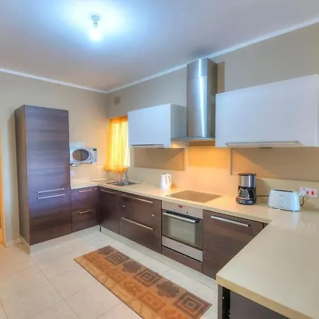 דירה Spacious Apartment With Pool In Misrah Simar In Qala