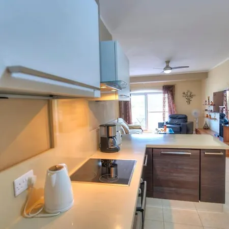 Spacious Apartment With Pool In Misrah Simar In Qala Qala