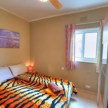 Spacious Apartment With Pool In Misrah Simar In Qala *