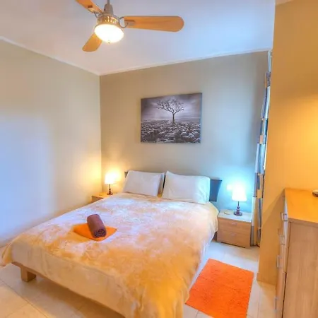 דירה Spacious Apartment With Pool In Misrah Simar In Qala