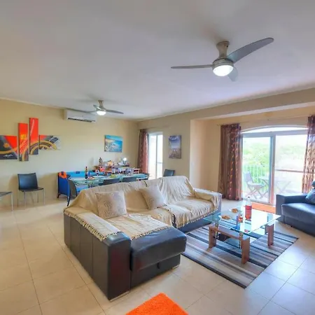 Spacious Apartment With Pool In Misrah Simar In Qala * Qala