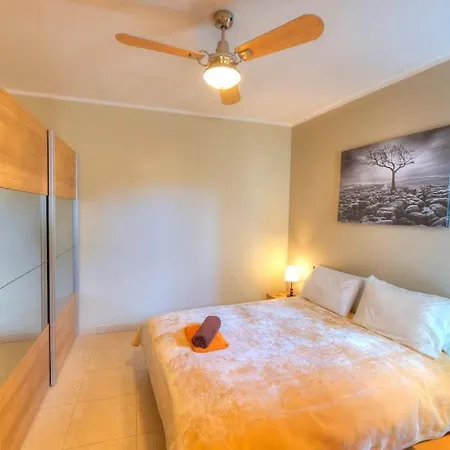 דירה Spacious Apartment With Pool In Misrah Simar In Qala