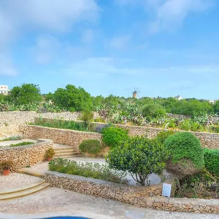 Spacious Apartment With Pool In Misrah Simar In Qala